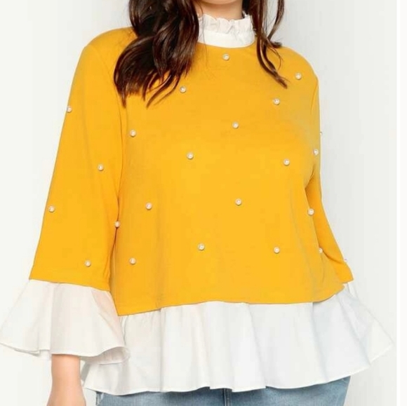 SHEIN Tops - NWT flowy top 💛